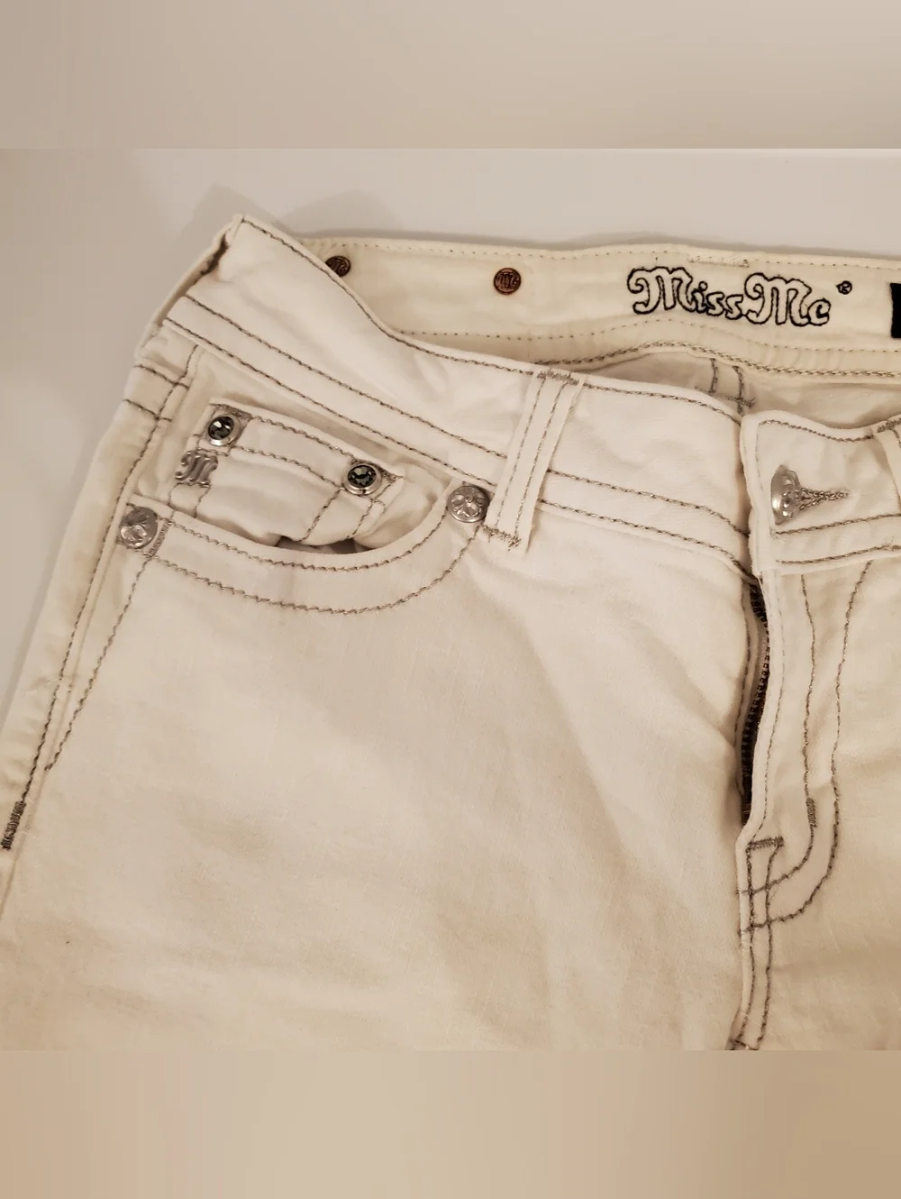 Miss Me Y2k Angel Capri - Picture 6 of 15